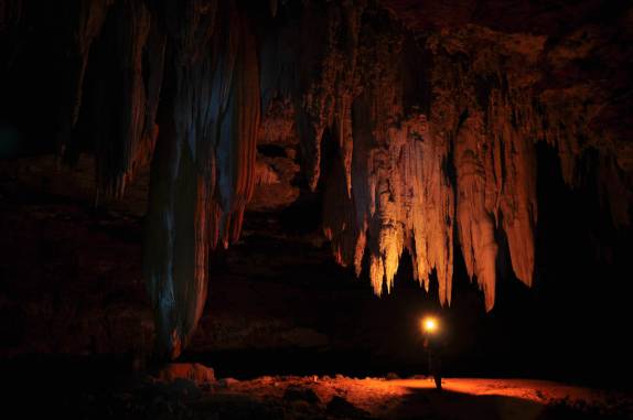 Nosso guia William na caverna São Bernardo, no P.E. de Terra Ronca, região de São Domingos - GO